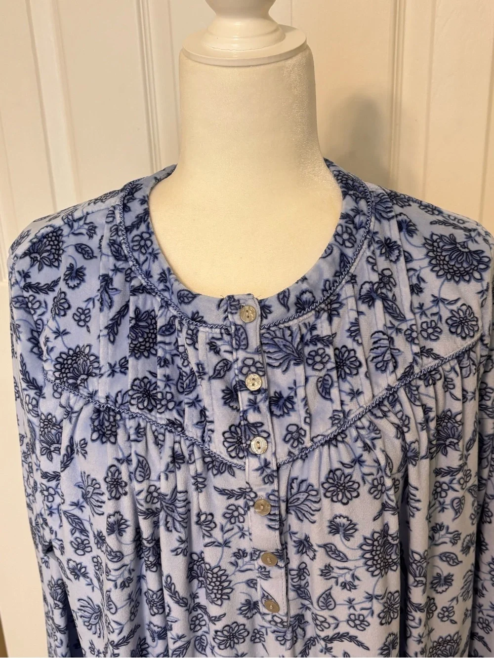 ARIA Blue Floral Fleece Sleep Shirt/Robe Size Large